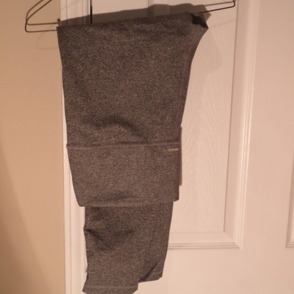 Highwaisted Workout leggings - Picture 3 of 3